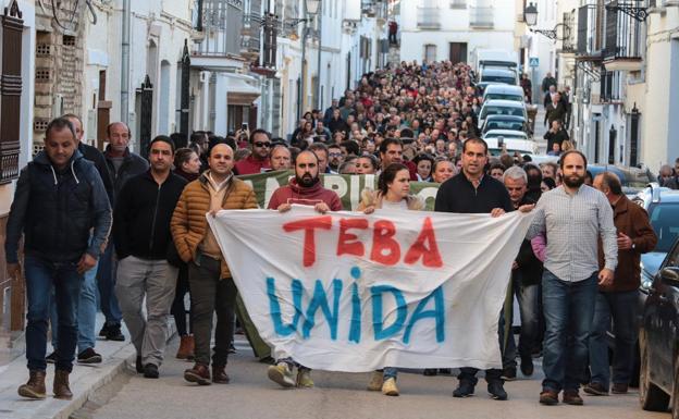 Teba sale a la calle para pedir el apoyo del Gobierno tras las inundaciones