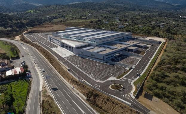 Un nuevo servicio de bus conecta a la comarca con el Hospital de Ronda