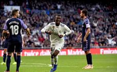 Vinícius y la suerte salvan al Real Madrid