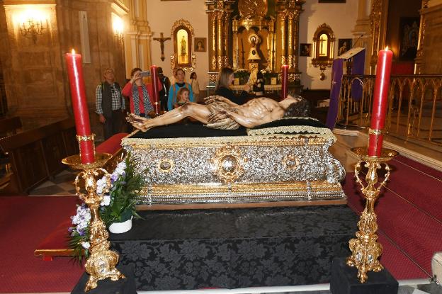 El Nazareno/Yacente renueva su orfebrería con una potente inversión