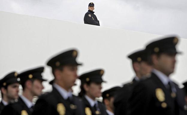 La Policía tendrá un teléfono antisuicidios para sus agentes en crisis