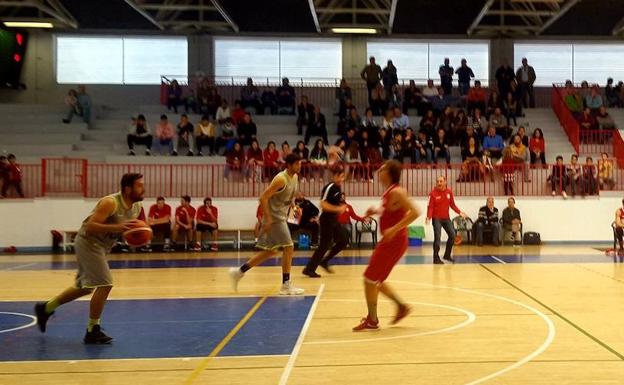 El Marbella asalta Melilla y el Unicaja toma aire en la EBA