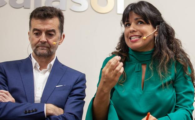 Teresa Rodríguez y Maíllo prometen 24 leyes para blindar los servicios públicos si gobiernan