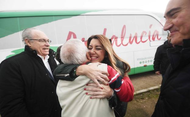 Díaz insta al puerta a puerta para frenar a la «coalición de perdedores» de PP y Cs