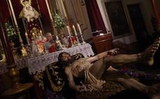 El Cristo del Descendimiento de Málaga se presenta tras su restauración