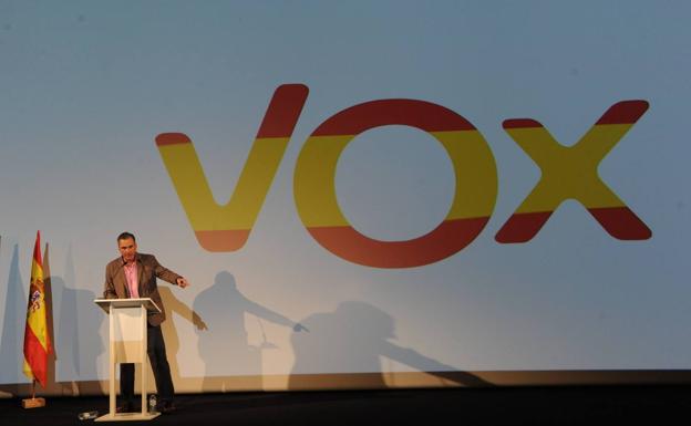 VOX responsabiliza a los inmigrantes ilegales del colapso de la sanidad