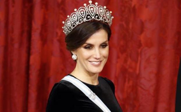 Letizia 'estrena' otra tiara de reina