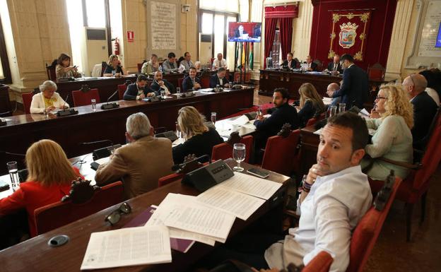 El parque en Repsol y la regulación de las VTC salen hoy a la palestra en el pleno