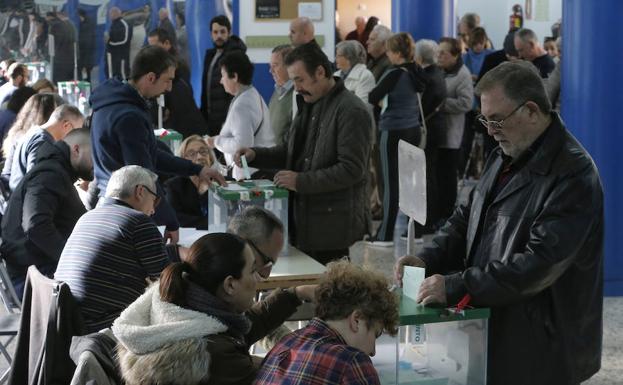 ¿Qué puede ocurrir a quienes no se presentan a una mesa electoral?