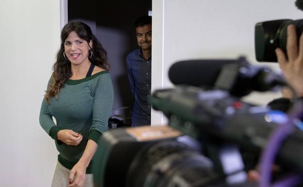 Confirmado el procesamiento del empresario que simuló besar a Teresa Rodríguez