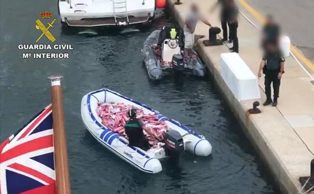 Cae una red criminal dedicada al contrabando de tabaco procedente de Gibraltar