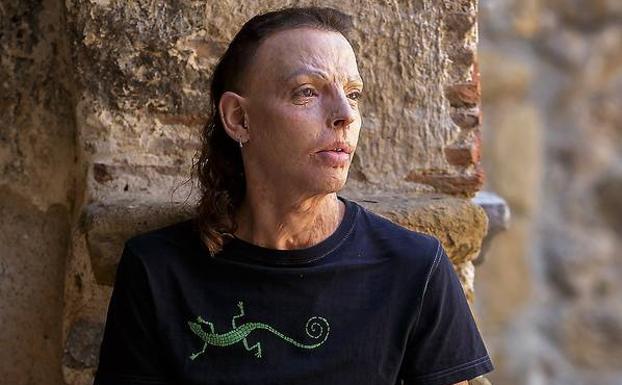 «La primera vez que me vi en el espejo quise dejar de luchar»
