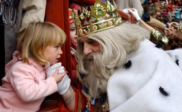 «Mamá, ¿los Reyes Magos existen?» Cómo contarle la verdad y mantener la magia