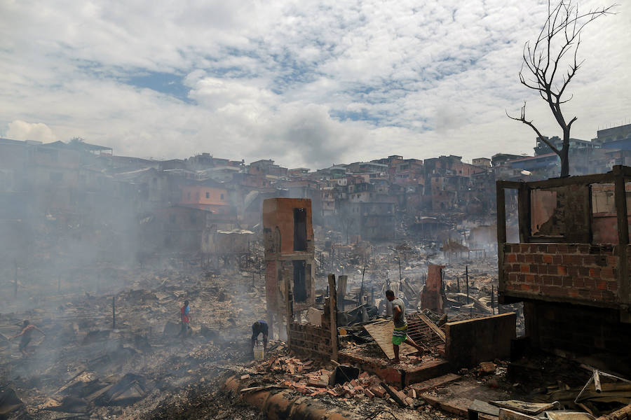 El incendio en Manaos, en imágenes