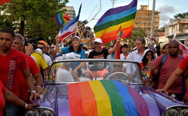 Los cristianos cubanos logran dejar el matrimonio gay fuera de la nueva Constitución