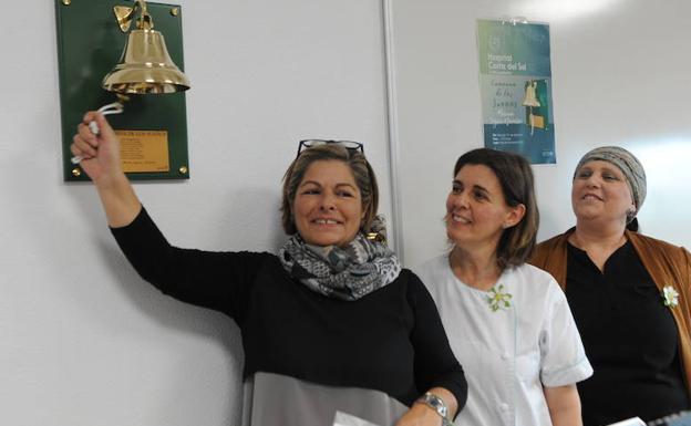 El Hospital Costa del Sol celebra la vida a golpe de campana