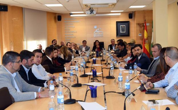 La aprobación del presupuesto de la Mancomunidad Occidental evidencia la fractura en su Gobierno