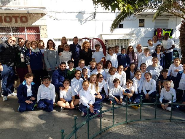 NERJA INSTALA CORAZONES SOLIDARIOS PARA RECICLAR