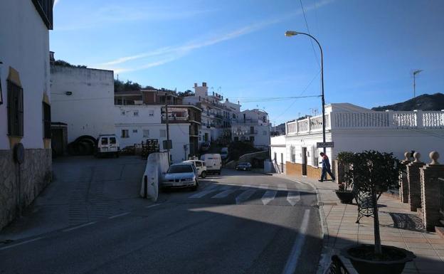 Vecinos rechazan la instalación de un surtidor de gasolina en Sayalonga