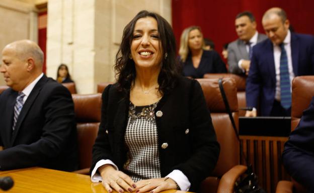 «No permitiré a ningún diputado que descalifique a otro por defender unas ideas distintas»