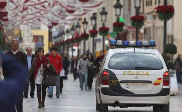 Un vehÃ­culo de la PolicÃ­a Nacional en una /SUR