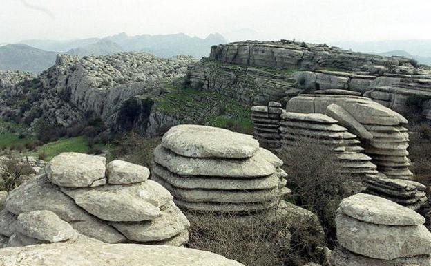 Rescatan a cuatro miembros de una familia perdidos en El Torcal de Antequera