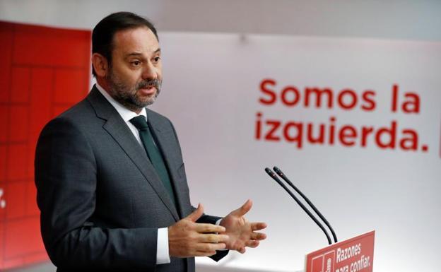 Ábalos dice que la militancia decidirá el futuro de Susana Díaz en su momento