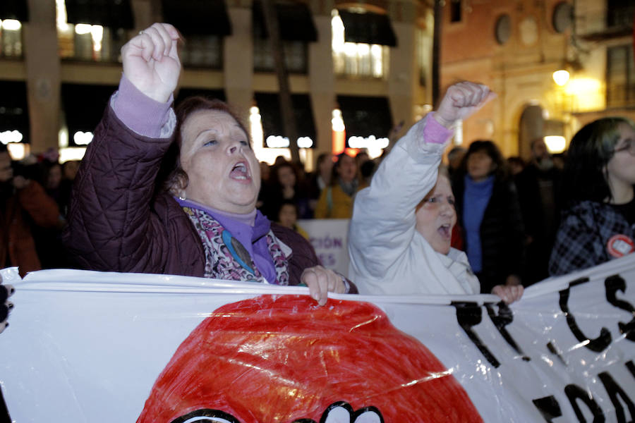 Manifestación feminista en Málaga 'Ni un paso atrás', en imágenes