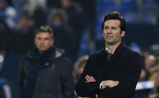 Solari, con gesto serio: «Los cambios los he decidido yo, tratando de mejorar»