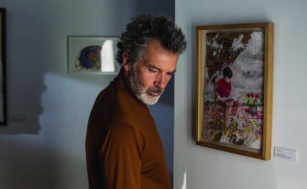 Banderas se mimetiza con Almodóvar en las primeras imágenes de 'Dolor y gloria'