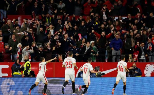 El Sevilla castiga la alineación indebida de Valverde