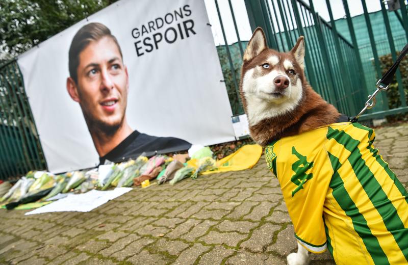 Se suspende temporalmente la búsqueda de Emiliano Sala, el futbolista que viajaba en la avioneta desaparecida