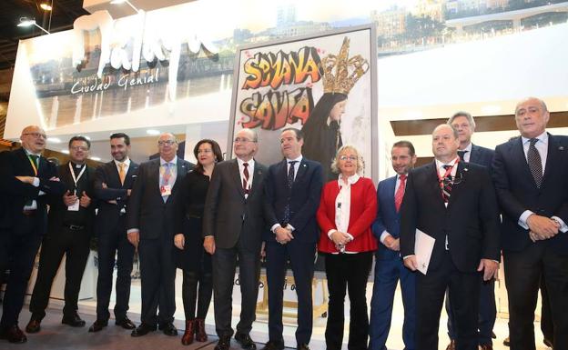 El alcalde dice en Fitur que el nuevo recorrido oficial cofrade de Málaga cumplirá con la seguridad