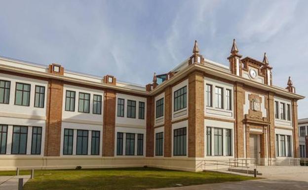 El Museo Ruso sigue con su programa para despedir su exposición anual 'Radiante Porvenir'