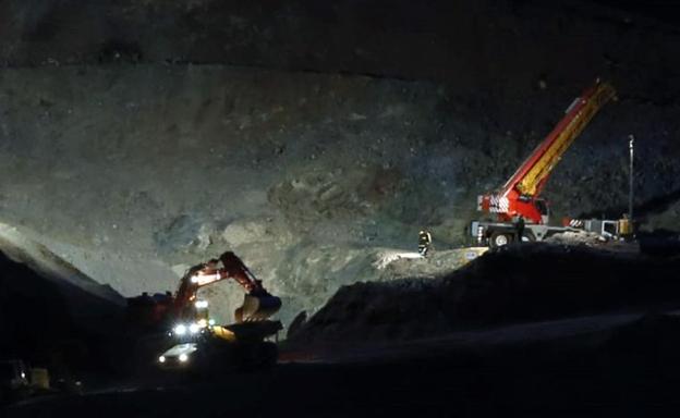 Acaba el entubado del pozo en Totalán: los mineros podrán entrar esta mañana a rescatar a Julen