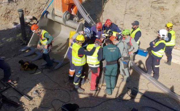 Así trabajan y descansan los mineros durante el rescate Julen