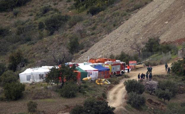 Sanitarios y Policía Judicial, preparados para evacuar a Julen