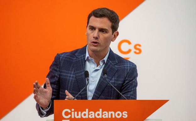 PP y Ciudadanos reprochan al Gobierno dar oxígeno a Maduro con su ultimátum