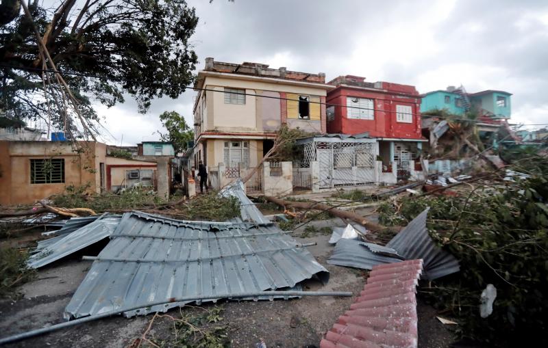 Los efectos de un tornado en Cuba, en imágenes