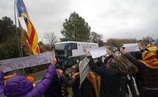 Los presos secesionistas llegan a Madrid tras ocho horas de autobús en celdas individuales