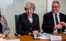 May y Juncker se citan para buscar una salida al 'brexit'