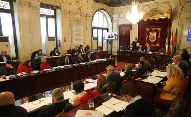 La oposición cede ante Ciudadanos y no pedirá el cese de Porras, Pomares y Cardador hasta que no se abran diligencias previas