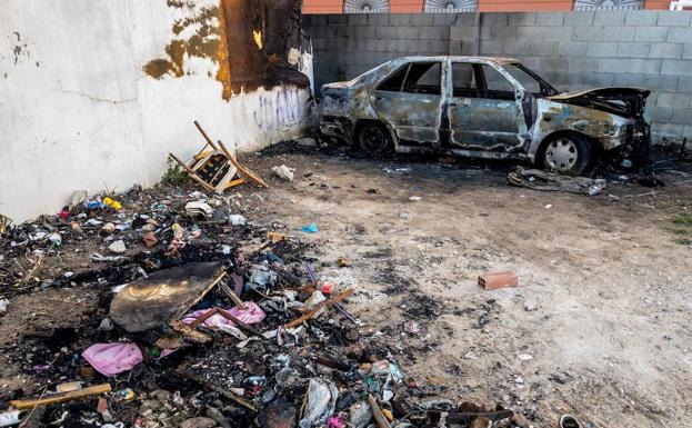 Detenida la pareja buscada por intentar matar a un indigente al incendiar el coche donde dormía