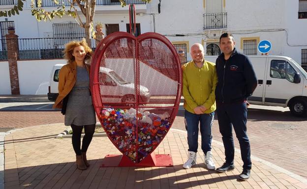 Nerja se vuelca con la pequeña Noa