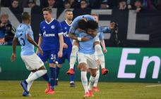 El City resucita con diez para evitar un patinazo ante el Schalke