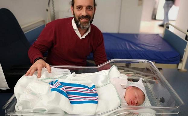 Juan Cassá sí se pide el permiso de paternidad