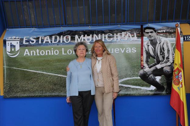 El Ayuntamiento homenajea al exfutbolista Antonio Lorenzo y da su nombre al Estadio