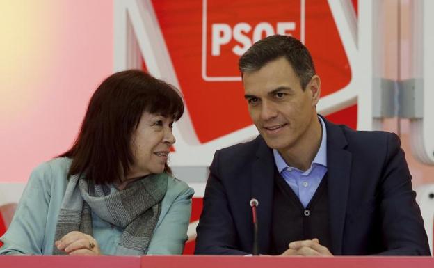 La presidenta del PSOE tiende la mano a Rivera para futuros pactos