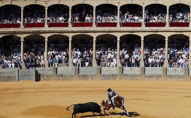 ¿Cambiarías la fecha de la Corrida Goyesca de Ronda de este año?