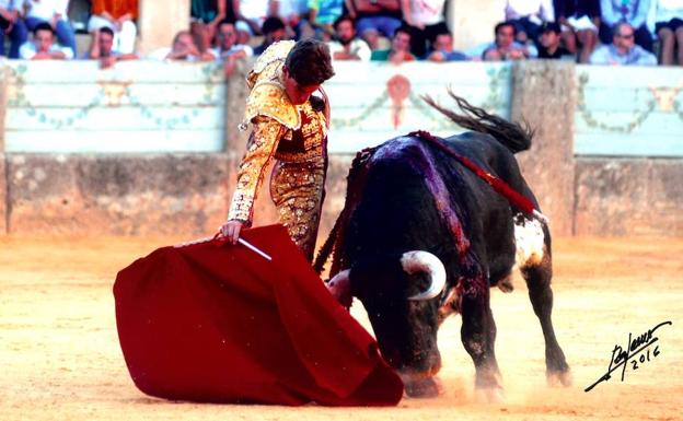 Javier Orozco estrena apoderados